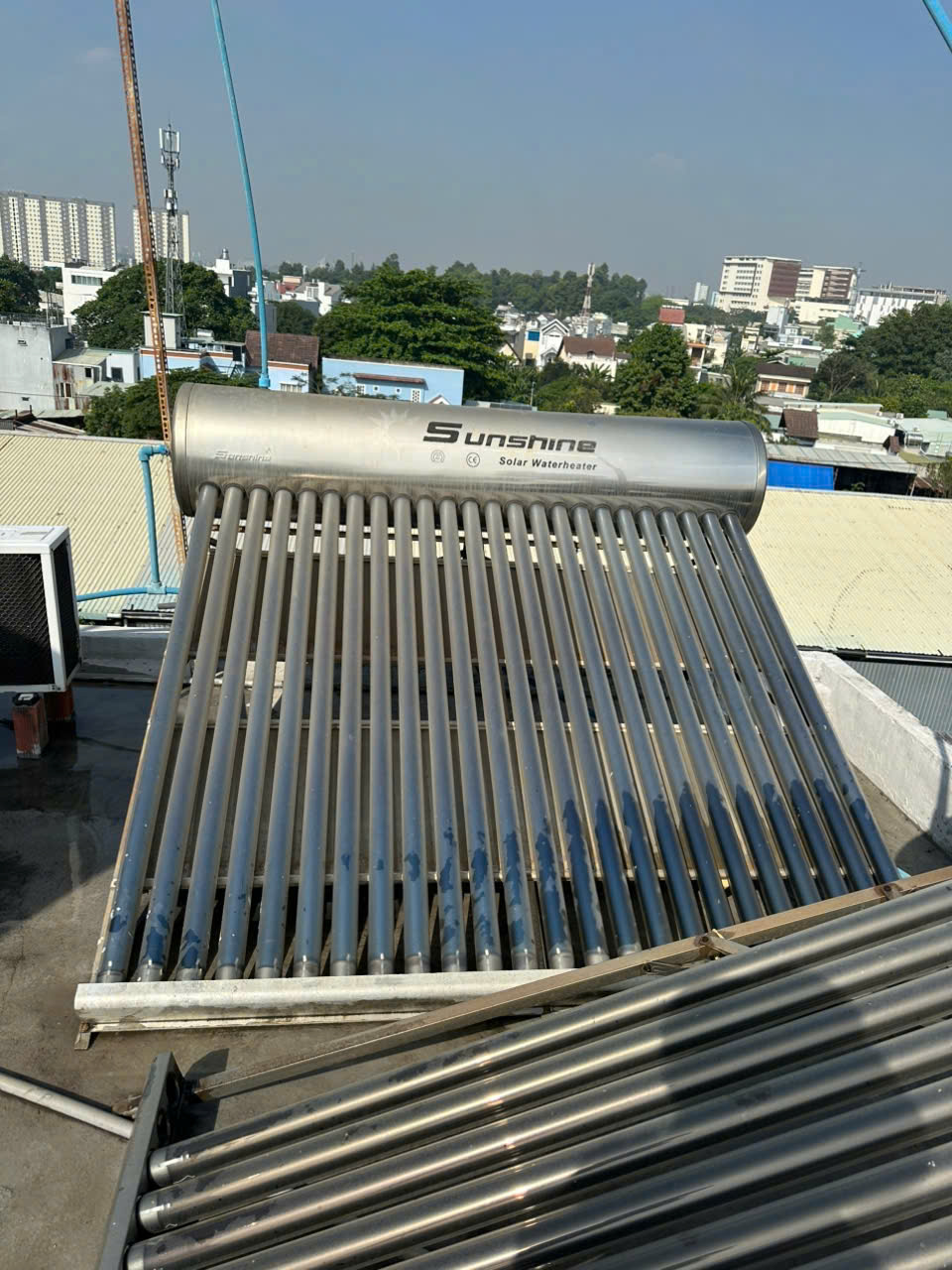 Di dời máy nước nóng năng lượng mặt trời sang vị trí mới tại Bến Lức: Một giải pháp sáng tạo cho hiệu suất cao