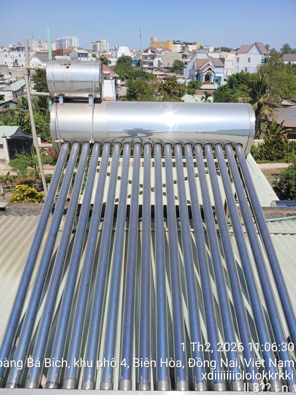 Cảnh Báo: Ống Thủy Tinh Bị Trắng Đầu Mất Khả Năng Hấp Thụ Nhiệt Tại Quận 11
