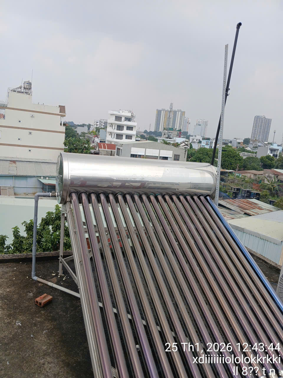 Gia cố chân đế máy năng lượng bị rỉ sét mục gãy tại TP Biên Hòa: Tìm giải pháp an toàn cho hệ thống năng lượng mặt trời