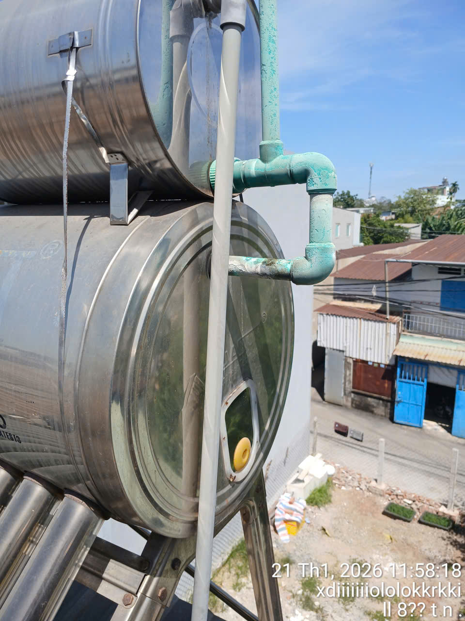 Sửa máy nước nóng tấm phẳng bị vỡ kính cường lực tại Quận Tân Phú - Minh Tâm