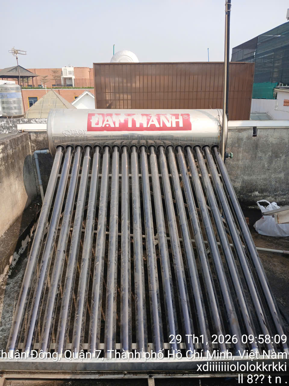 Thay thế ống dẫn nước nóng PPR bị giòn gãy trên mái tôn tại Huyện Nhà Bè: Giải pháp an toàn và hiệu quả