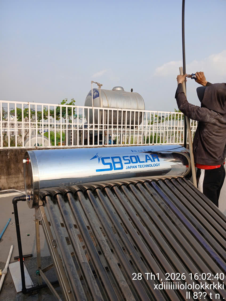 Di dời máy nước nóng năng lượng mặt trời sang vị trí mới tại Cần Giuộc: Bảo vệ hiệu suất và tuổi thọ